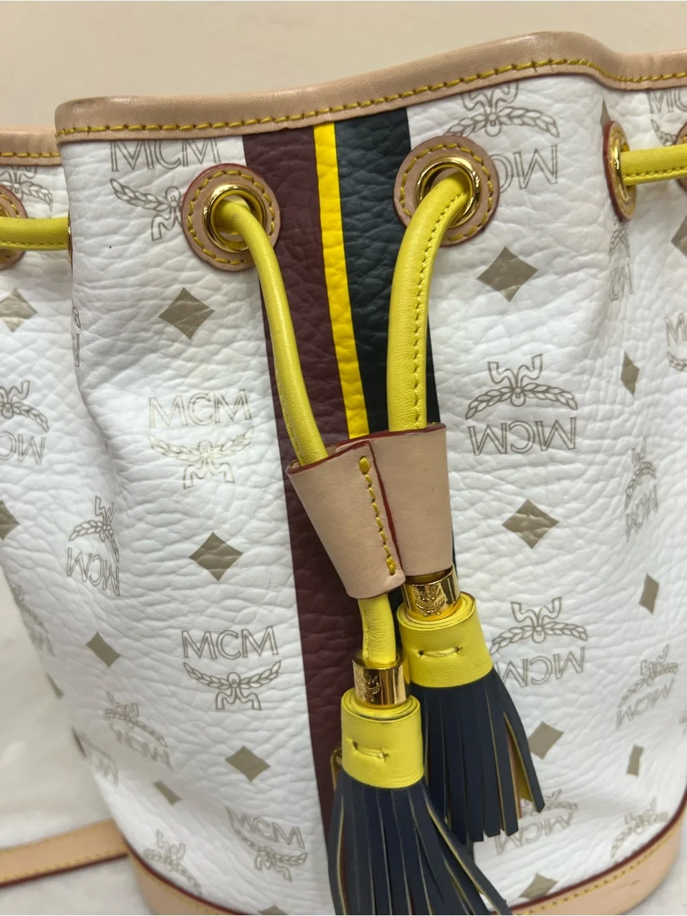 AUTH MCM BUCKET WHITE